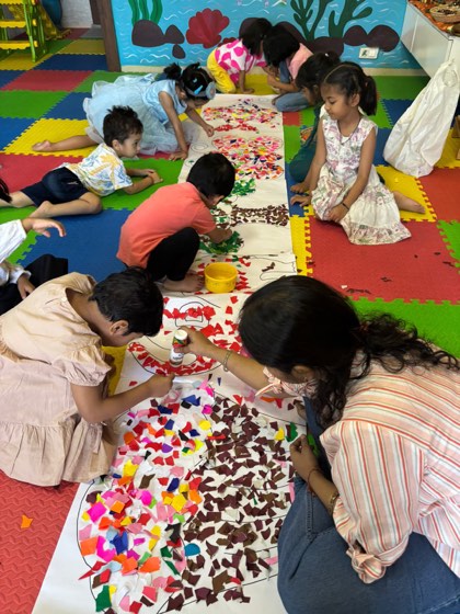 Children doing art and craft at SaptRishi PreSchool