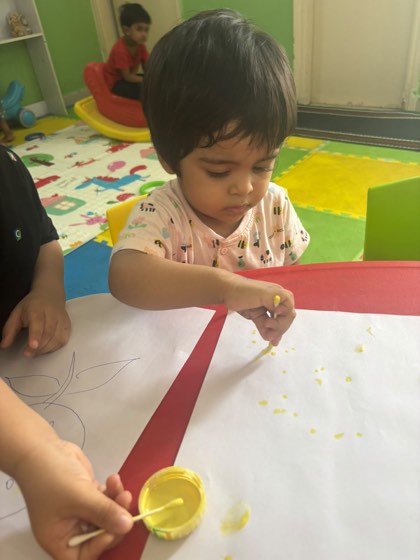 Children doing art and craft at SaptRishi PreSchool